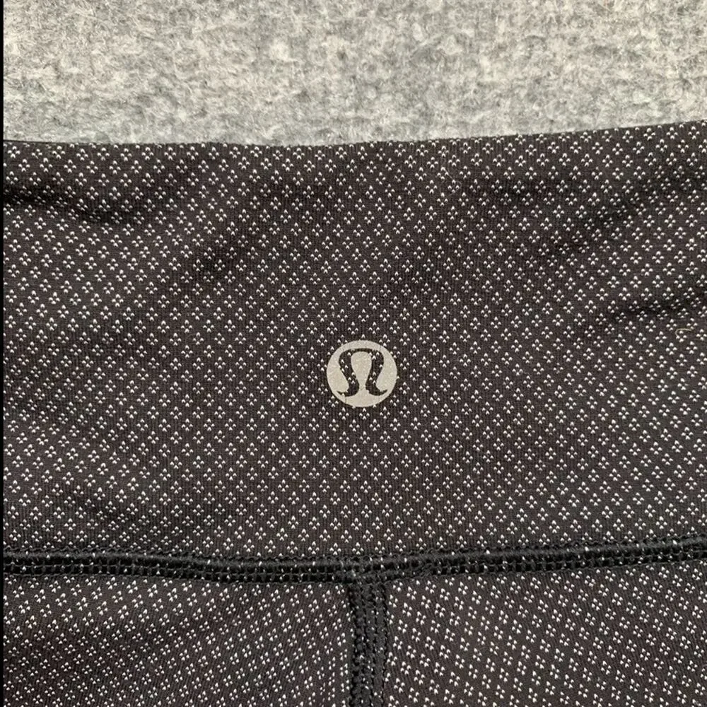 Lululemon Leggings Womens 4 Black White Wunder Under Printed Crop Workout Yoga